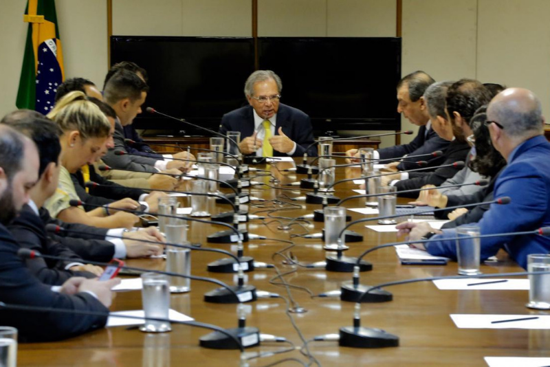 Após polêmica, Guedes diz ter compromisso com vantagens comparativas da ZFM