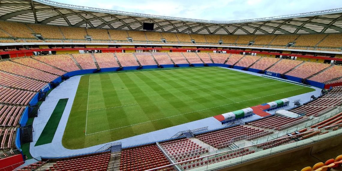 Wilson assina decreto que libera 30% de público em estádios de futebol