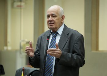 ‘Tentativa do Ministério da Defesa de interferir nas eleições é preparação de golpe’, diz Serafim
