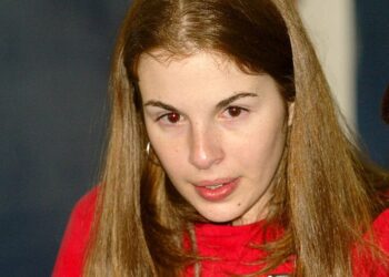 Suzane Von Richthofen deixa prisão e vai cumprir pena em regime aberto