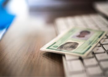 Justiça manda Estado parar de pagar R$ 74 milhões por emissão de cédulas de identidade