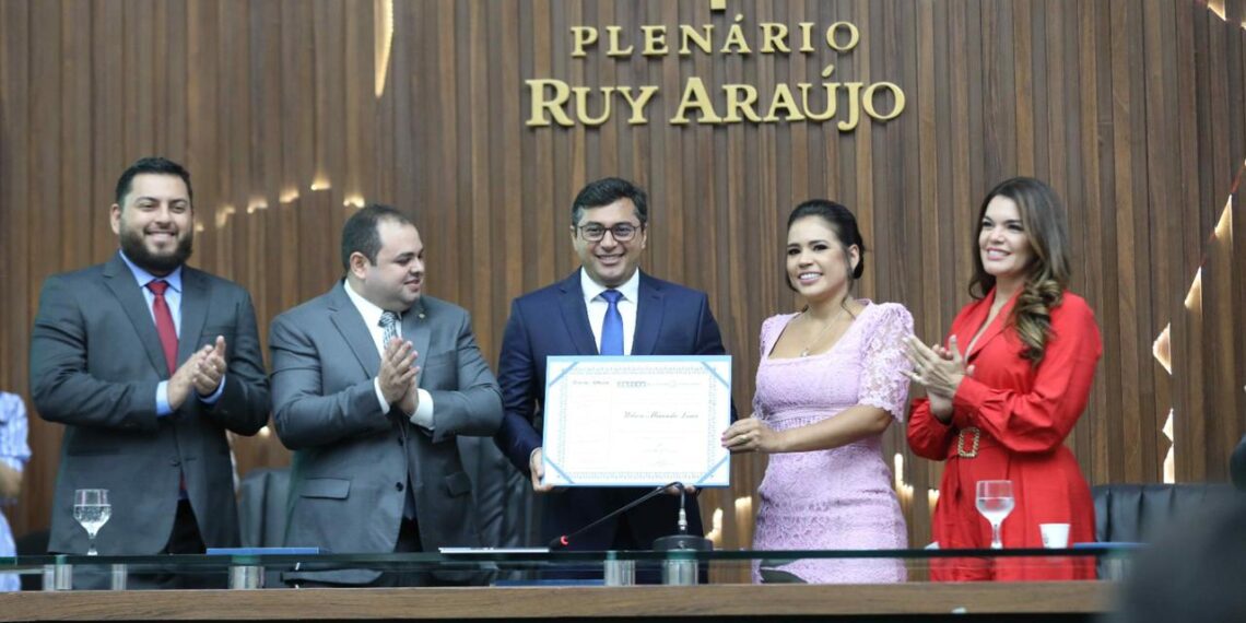 Natural do Pará, Wilson recebe da ALE-AM título de ‘Cidadão do Amazonas’