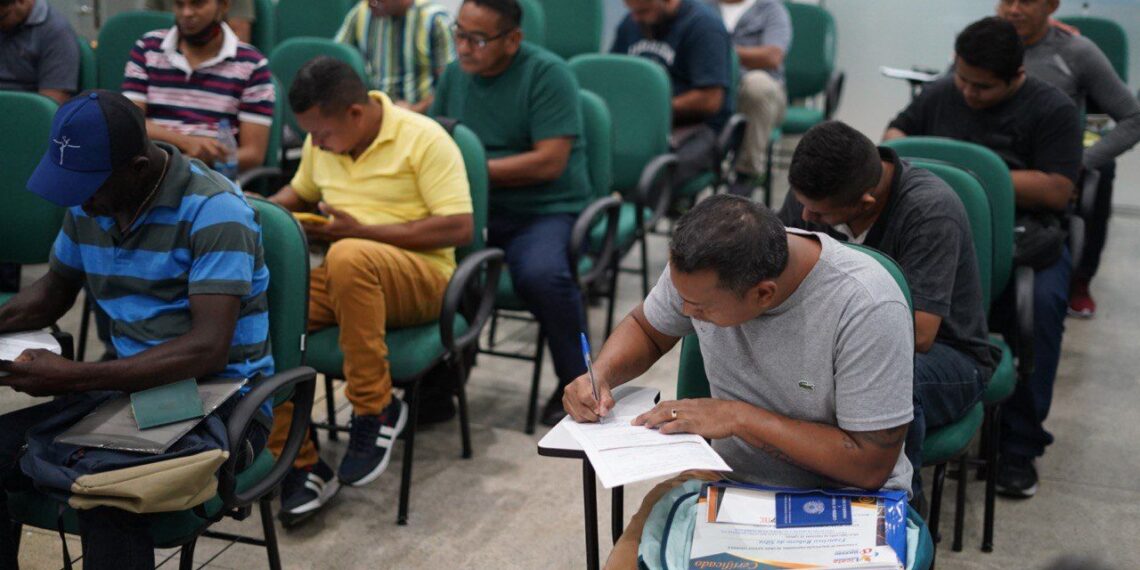 Sine Amazonas divulga 108 vagas de emprego para esta quinta, 23
