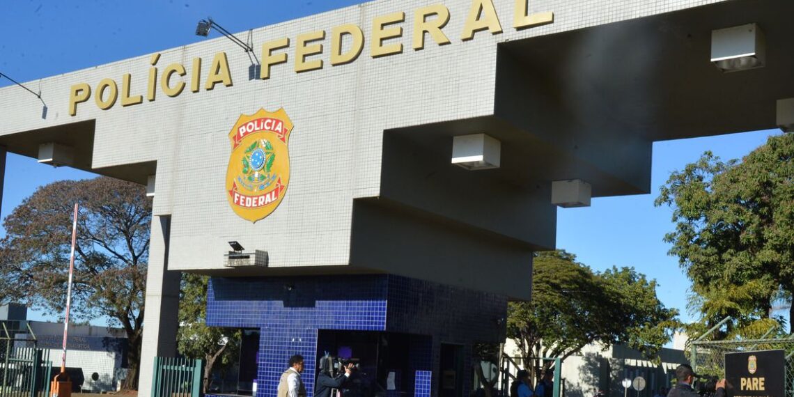PF cumpre 4 mandados de prisão em operação sobre atos golpistas