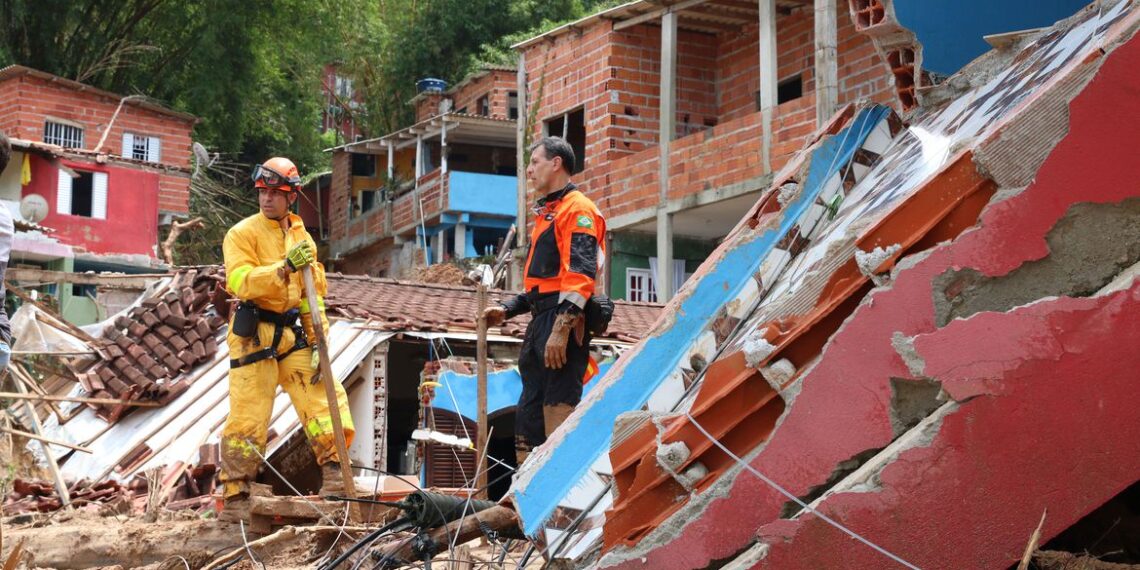 Bombeiros encontram última pessoa desaparecida em São Sebastião