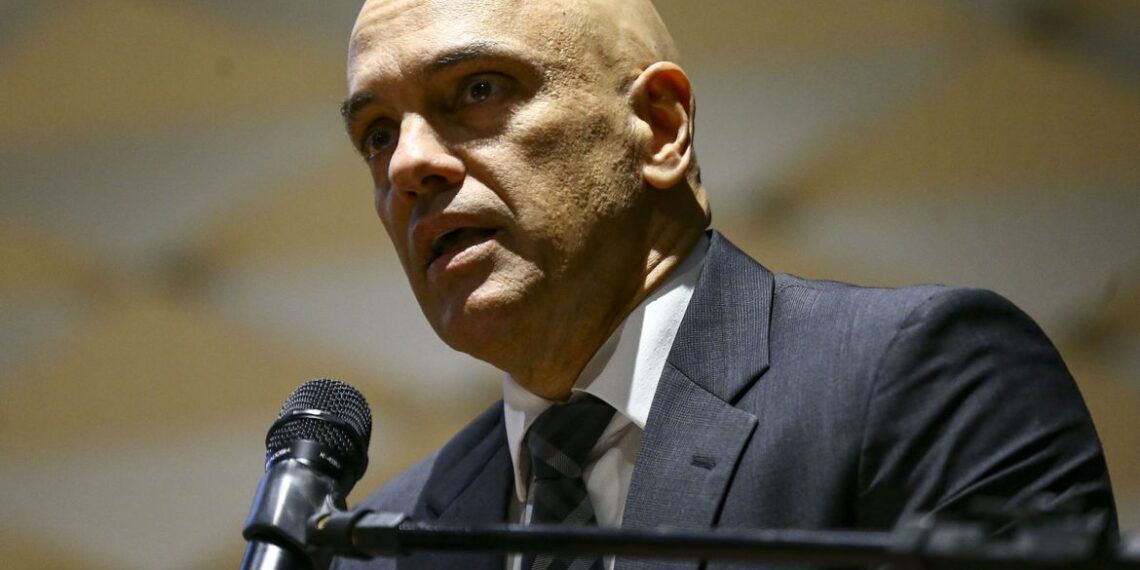 Moraes nega pedido da defesa e mantém prisão de Anderson Torres