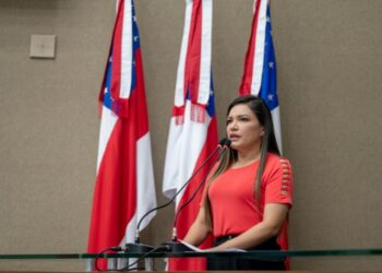 Deputada defende suspensão das aulas após ataque em escola de Manaus