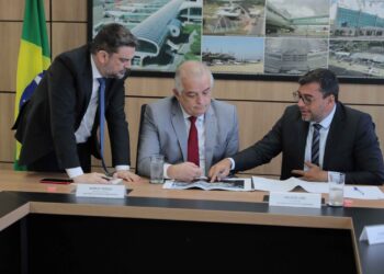 A ministro, Wilson pede investimentos em portos e aeroportos do AM