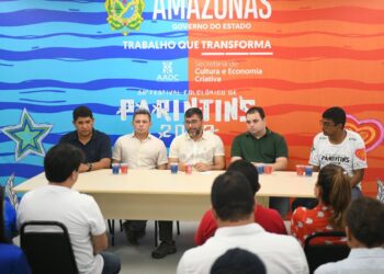 Wilson anuncia repasse de mais R$ 2 milhões para Caprichoso e Garantido