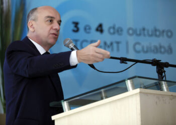 Desterro nomeia mais quatro aprovados em concurso do TCE-AM