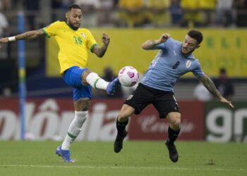 Tentando retomar vitórias, Brasil enfrenta Uruguai em Montevidéu
