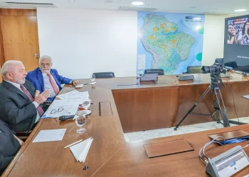Brasileiros em Gaza contam a Lula dificuldade para comprar mantimentos