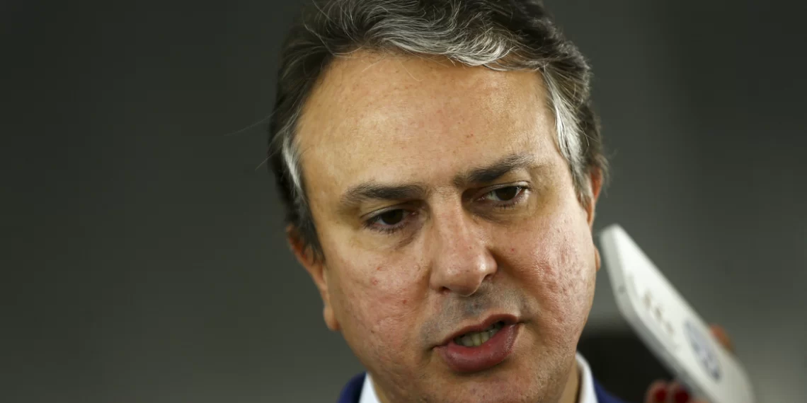 MEC descarta cancelamento do Enem após vazamento de provas