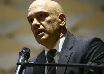 Alexandre de Moraes diz que Supremo não é composto por “covardes”