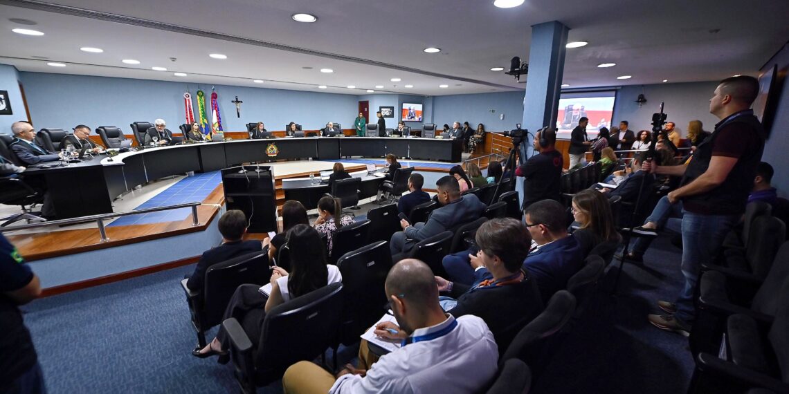 TCE-AM: penúltima sessão do ano terá 92 processos em julgamento