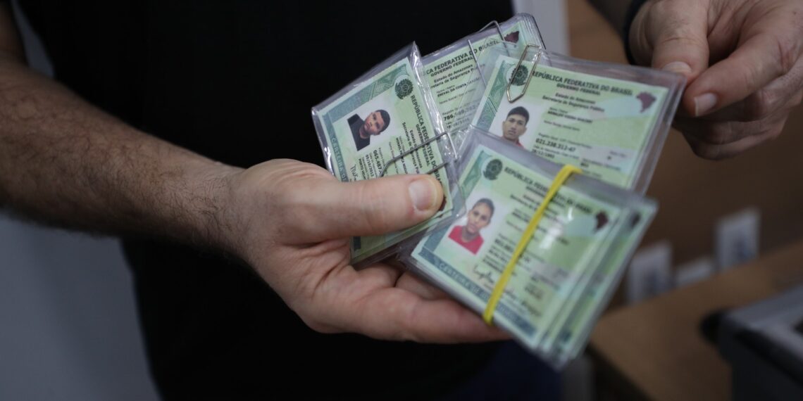 Serviço de emissão de identidade no AM é suspenso temporariamente