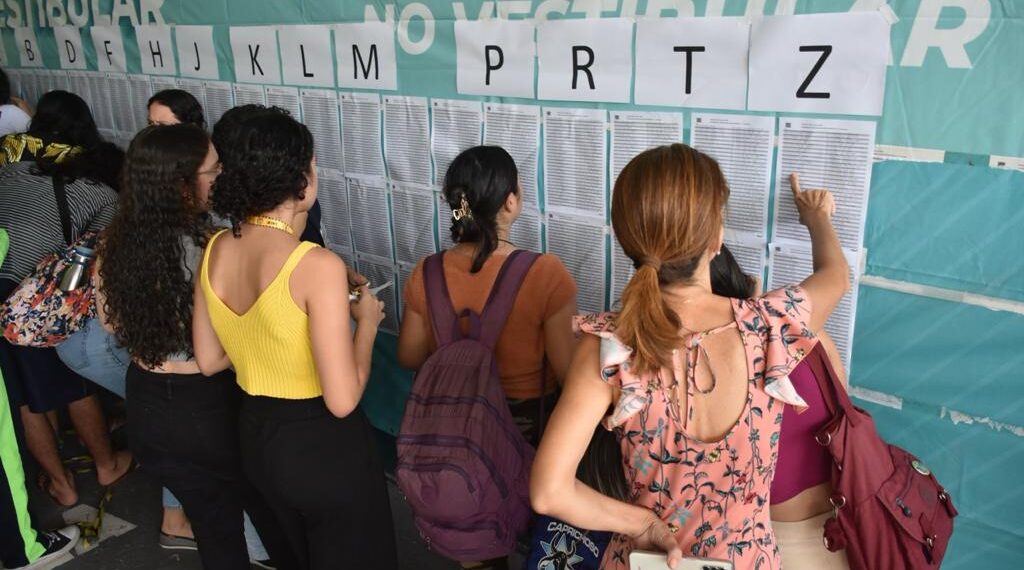Matrícula de aprovados no Vestibular e SIS da UEA inicia nesta terça, 2