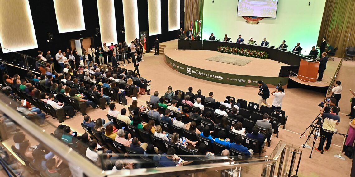 ‘Não temos nem verde e nem igarapés limpos’, diz Yara Lins em seminário no TCE