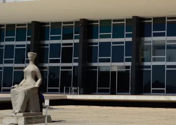 STF tem seis votos contra “poder moderador” das Forças Armadas
