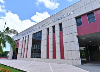 TCE-AM terá 63 processos na pauta de julgamento desta terça