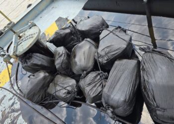 Polícia apreende 646 kg de cocaína em balsa no rio Solimões