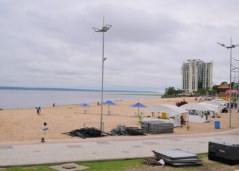 Praia da Ponta Negra é liberada para banho nesta quinta, 26