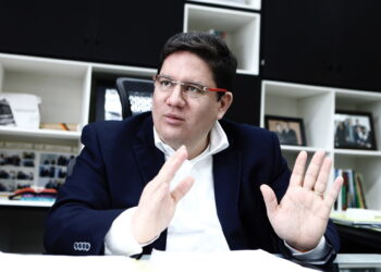 Desembargador suspende afastamento de Ari Moutinho do TCE-AM