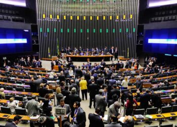 Câmara aprova primeiro projeto do pacote fiscal com fim do DPVAT