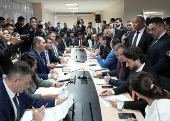Base de David na CMM sinaliza trégua e aprova requerimentos da oposição