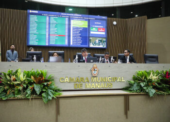 Denúncias de irregularidades em concurso da CMM levam a reunião entre MP-AM e David Reis