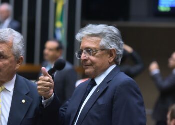 Escala 5×2: deputado do AM propõe reduzir jornada de trabalho semanal