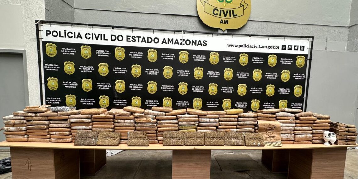PC-AM apreende 150 kg de maconha escondidos em casa na zona leste