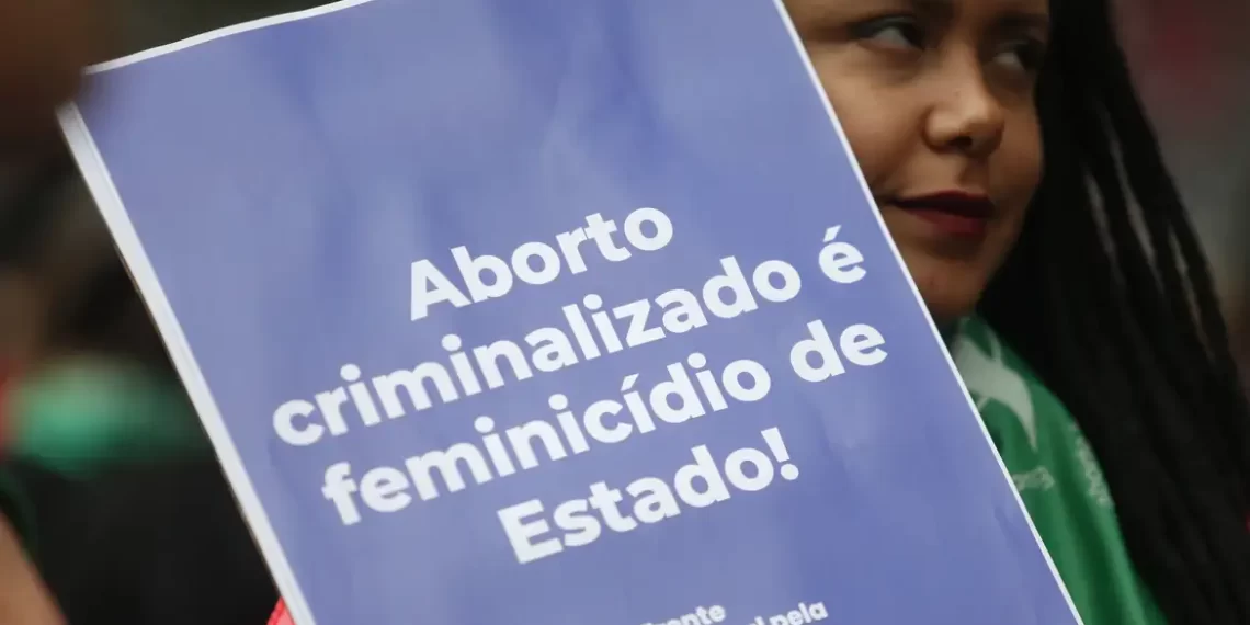 Gravidez Infantil no Brasil: 14 mil meninas violentadas e apenas 1,1% tiveram acesso ao aborto legal
